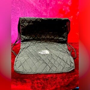 The North Face Adult Black  Quilted drawstring cinch travel sack pack